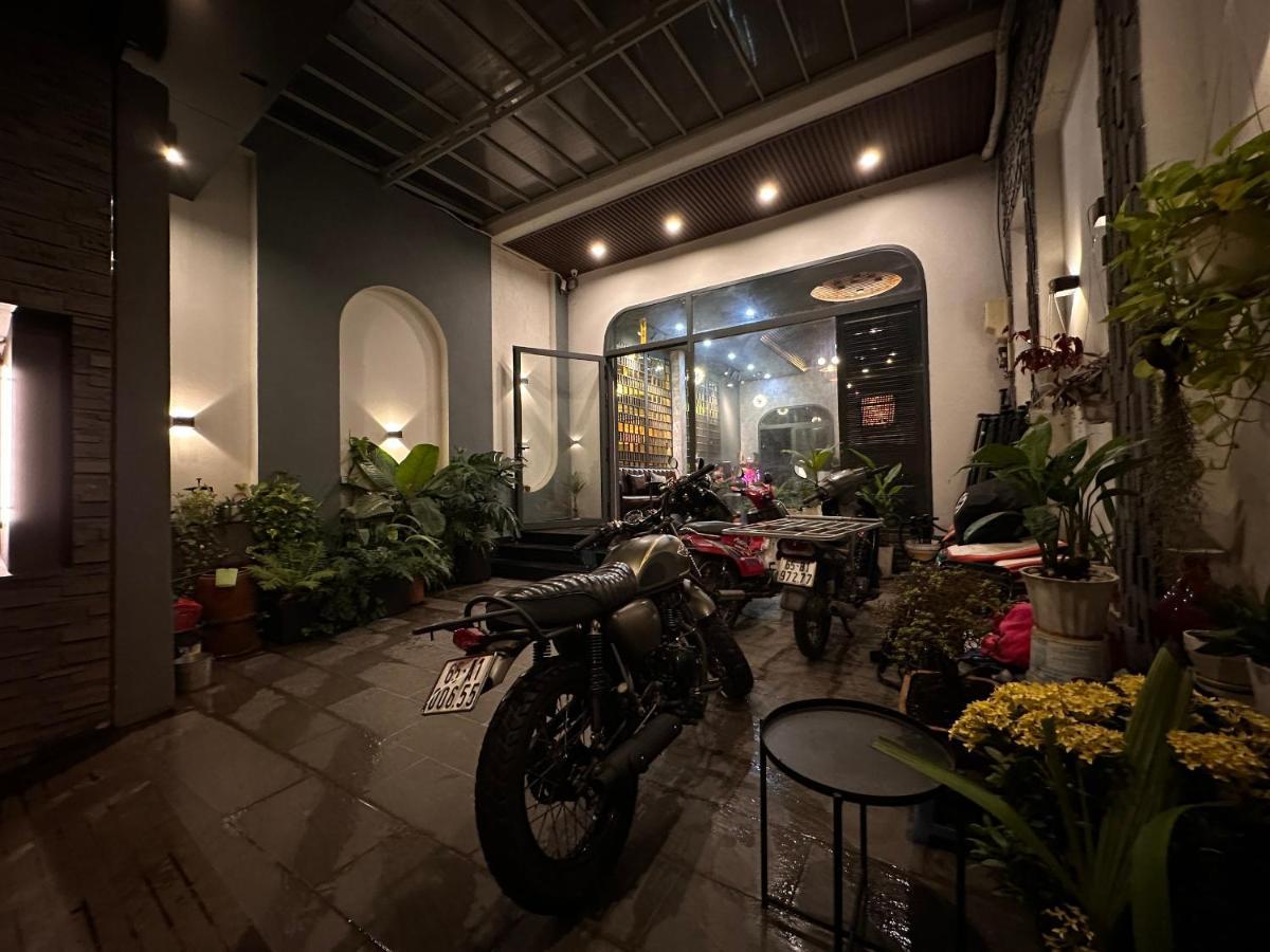 Mid Night Hotel Can Tho Bagian luar foto