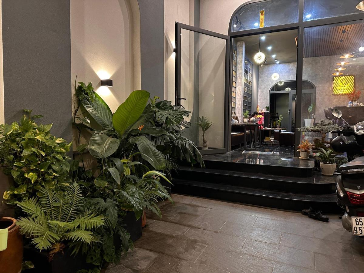 Mid Night Hotel Can Tho Bagian luar foto