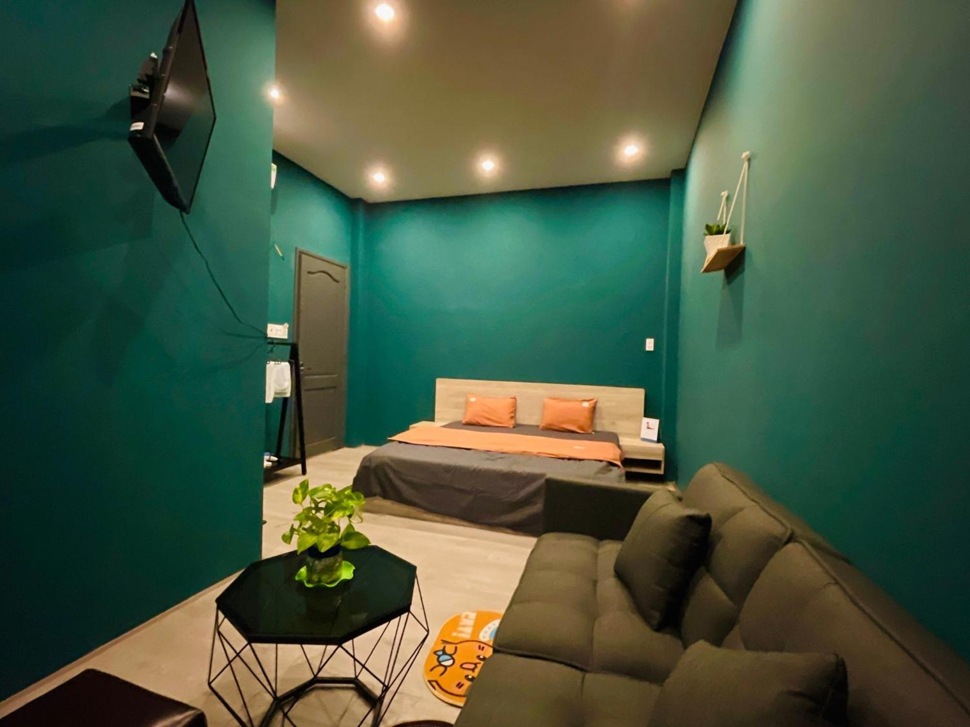 Mid Night Hotel Can Tho Bagian luar foto